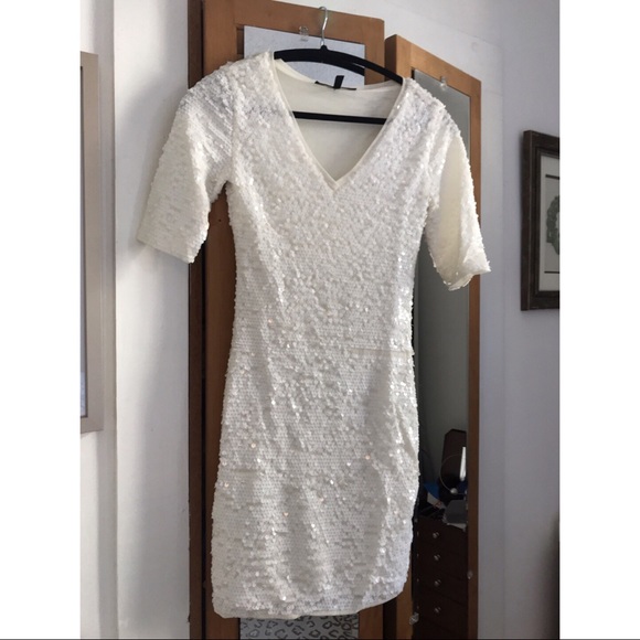 BCBG White sequin mini 👰 - Picture 2 of 4